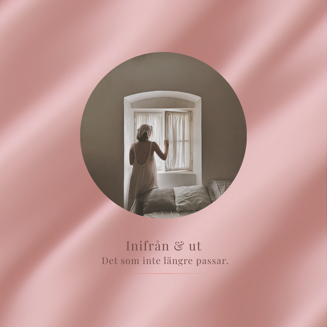 Person står vid ett fönster i mjukt ljus och blickar ut, bild som symboliserar reflektion, förändring och insikten om att något i livet inte längre känns rätt